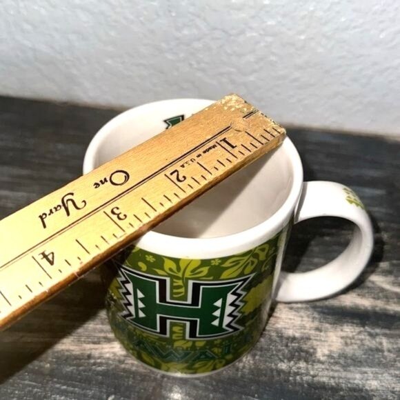 University Of Hawaii Green Mug 11 Oz Ceramic Microwave & Dishwasher Safe Hawaiia - Picture 6 of 6
